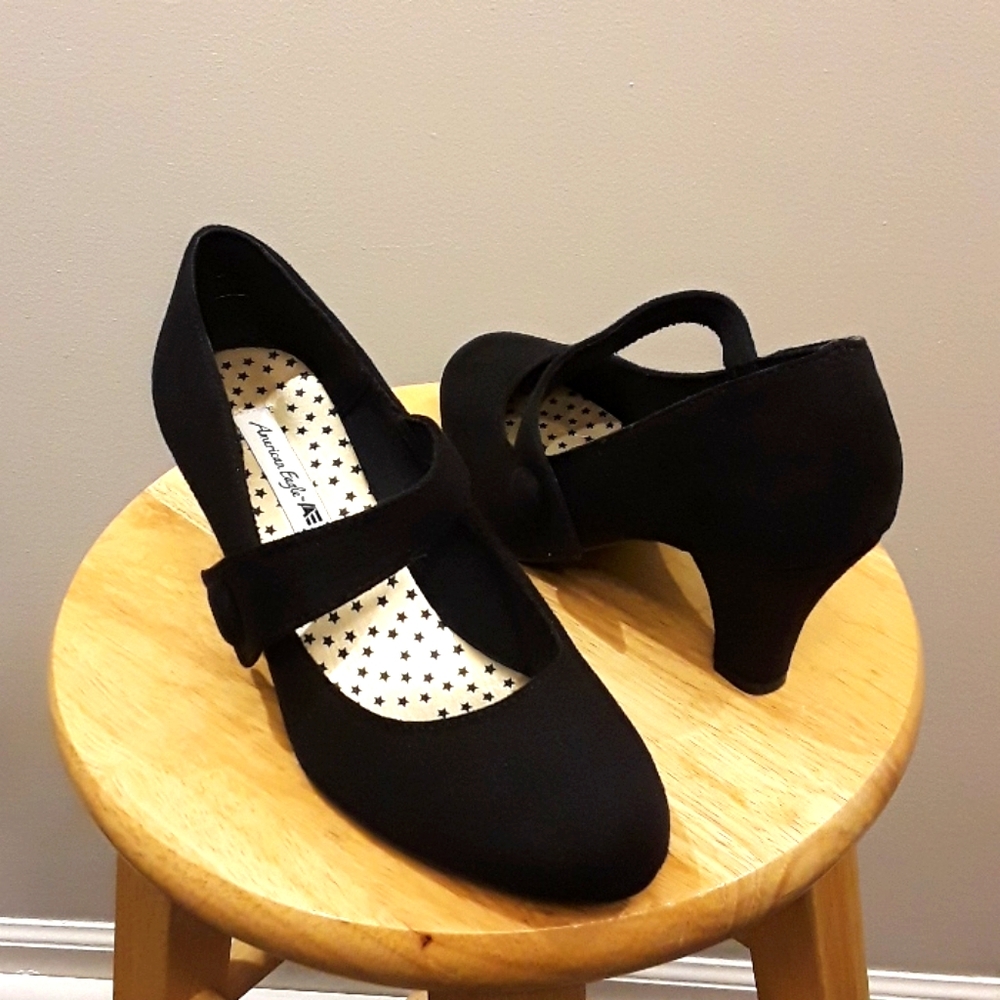 🦋3/$20 American Eagle Shoes 6 1/2